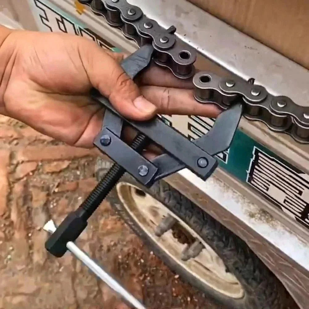 Motorcycle bicycle chain connection tool